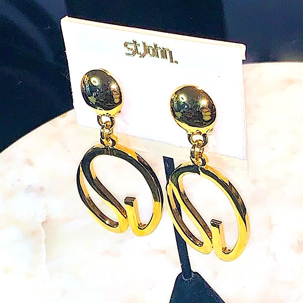 ST JOHN EARRINGS GOLD DANGLE CLIP ON 1980s VINTAGE NEW CARD STOCK